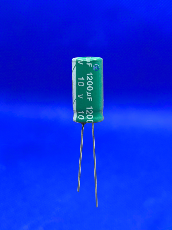 10 Condensatori Elettrolitici Nippon Chemi-Con 1200uF 10V Radiali - NUOVI