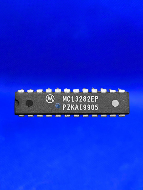 Circuito Integrato 4070BD - Involucro: CDIP14 Marca: Motorola Circuito Integrato 4070BD - Involucro: CDIP14 Marca: Motorola