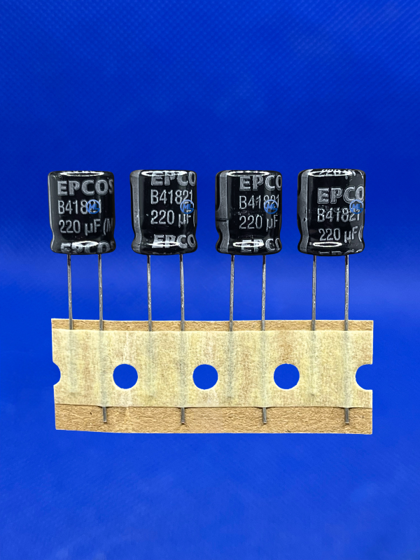 CAPACITOR ELETROLÍTICO 220UF/50V RD. 85º 10X12,5MM S.B41821A6227M EPCOS ...